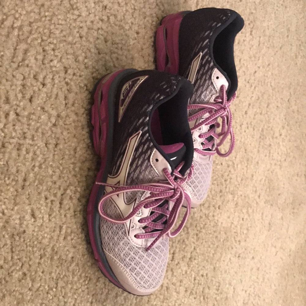 Mizuno running